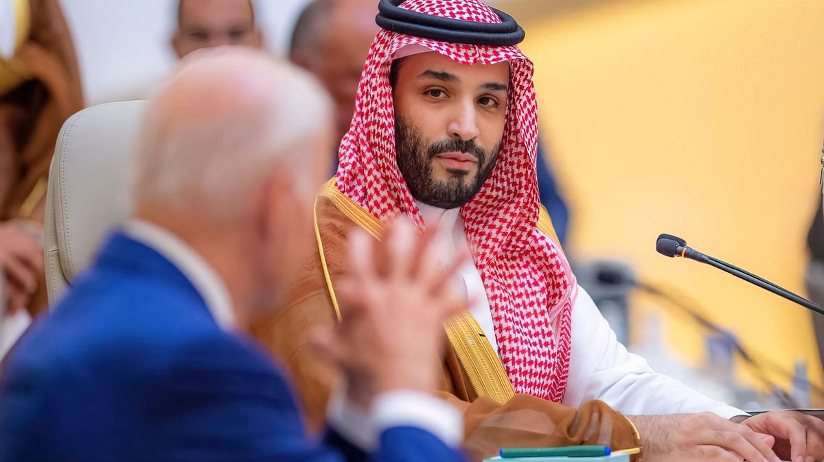 Francii navštívil saúdský korunní princ. V Evropě je poprvé od vraždy Chášukdžího
